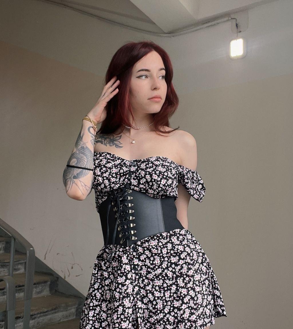 Карина привлекальеная девушка из Истры цена от 4000 руб